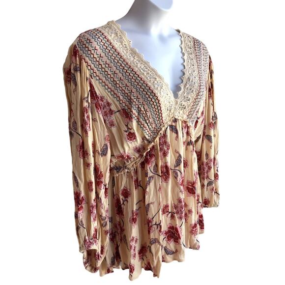 Angie Peach and Pink Floral Boho Top with Lace Collar and Empire Waist size 2X - Picture 6 of 10